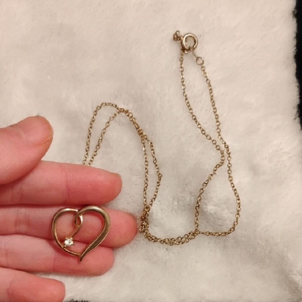 Delicate Gold Heart Necklace with Minimalist Design